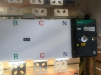 Реверсивный рубильник-переключатель с моторприводом 1250А фото